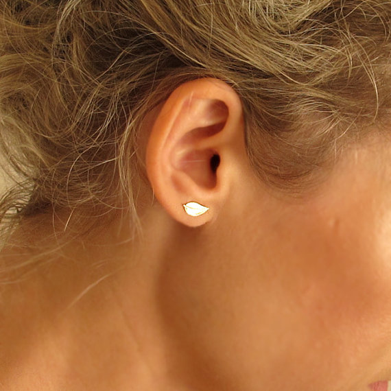 Gold Leaf Stud Earrings - Leav Studs - Minimalist Earrings - Fashion Studs